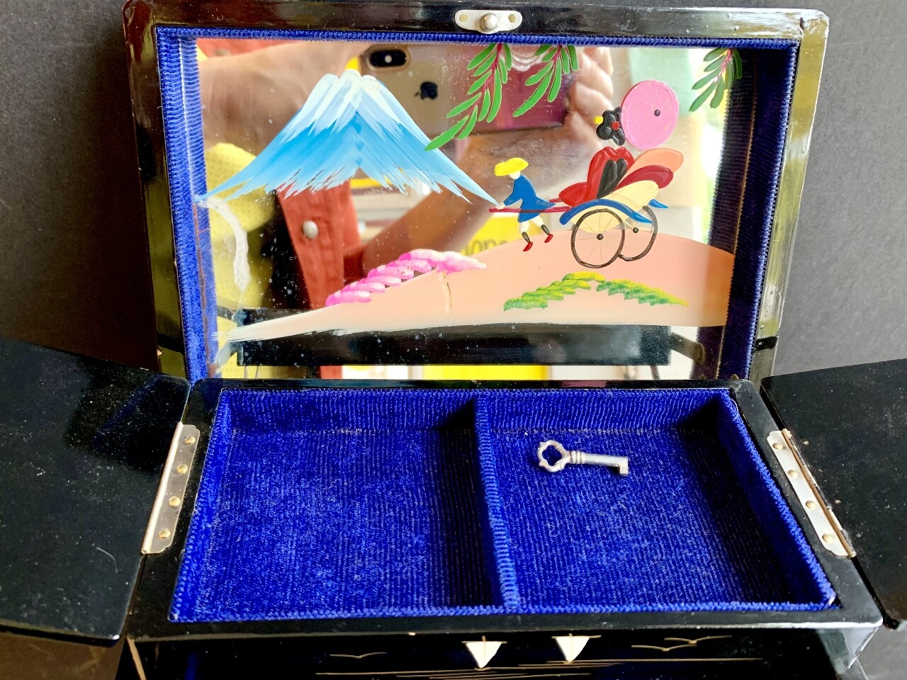 Vintage Black Lacquer Abalone Inlay HP Fuji Jewelry Music Box Japan w