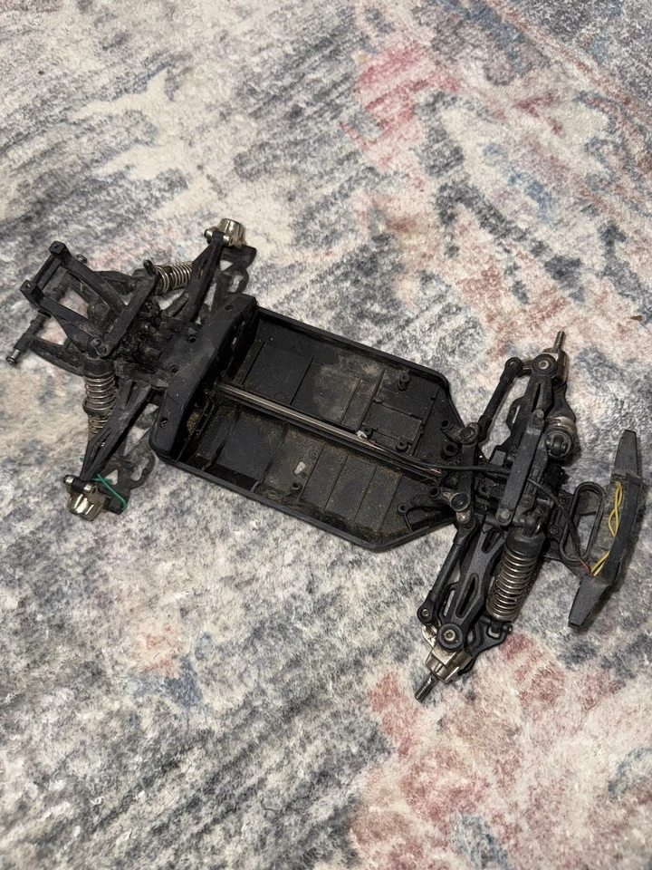 Rc Body Chassis - Image 2 of 4
