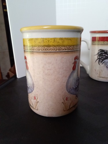 Gibson Everyday Rooster Mugs set of 3 - Picture 3 of 23