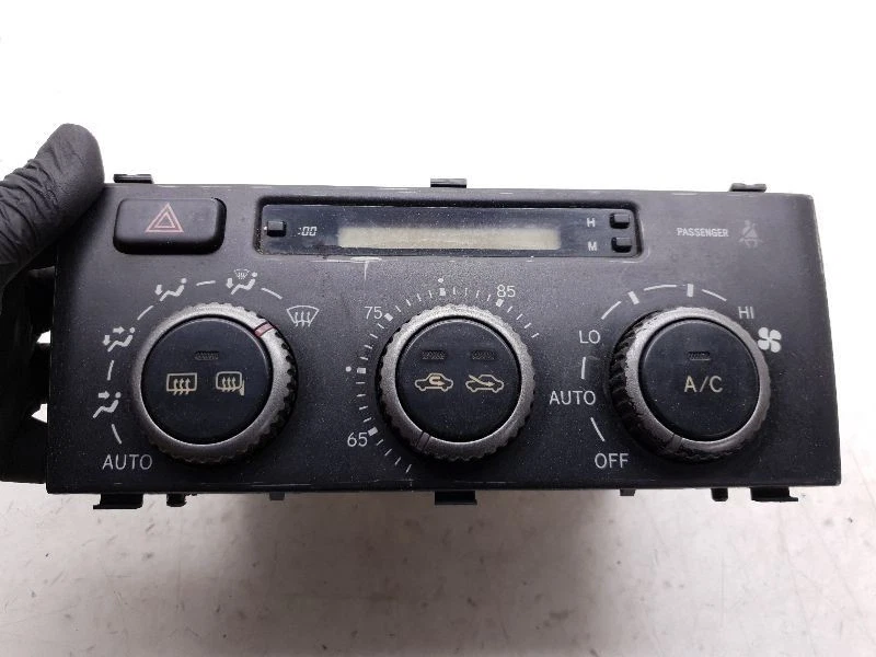 02-05 MONTAJE UNIDAD CONTROL TEMPERATURA LEXUS IS300  Foto 2 de 4