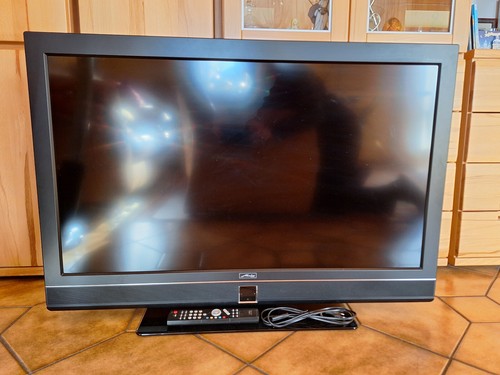 LCD - TV Metz Axio Pro 42 mit Standfuß, Farbe schwarz