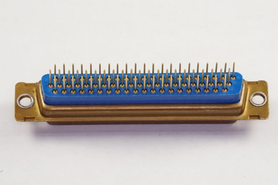 M24308/23-70F Positronic D-Sub High Density Receptacle 62 Pos 3 Row Gold Female - Image 3 of 4