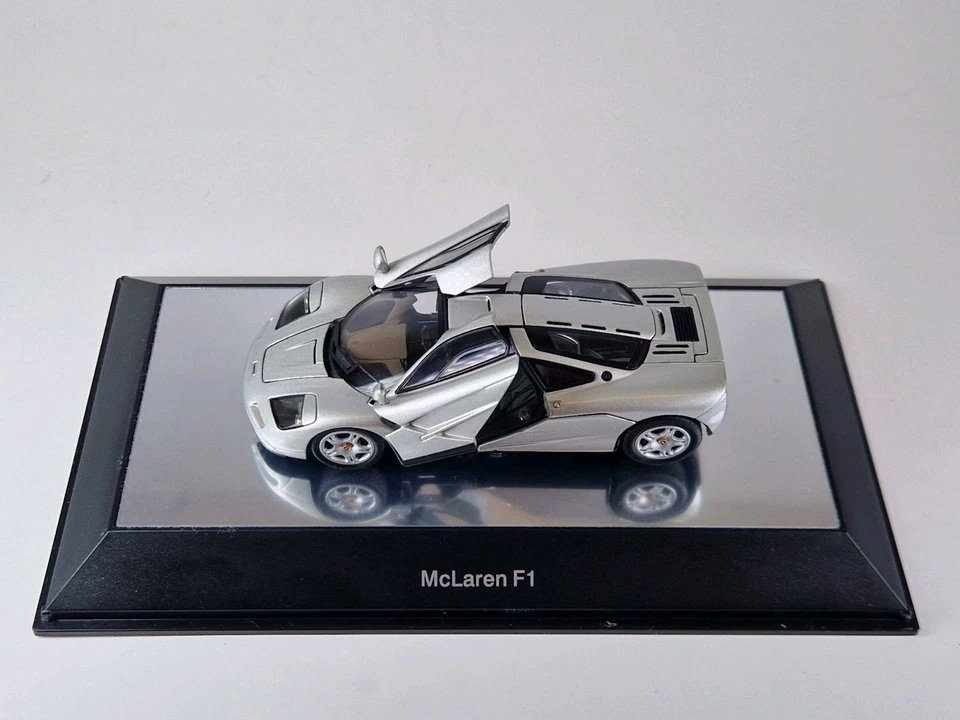 56001 Autoart 1:43 Mclaren F1 Road Car Magnesium Silver 1:43 Opening parts RARE - Bild 4 von 4