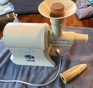 Champion G5-NG-853S White Juicer w Attachments VG Cond Heavy Duty juicer mixer