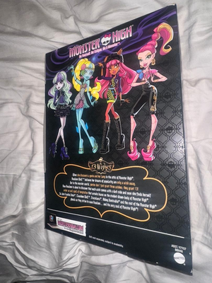 Brand New In Box Monster High 13 Wishes Lagoona Blue Neptuna Pet