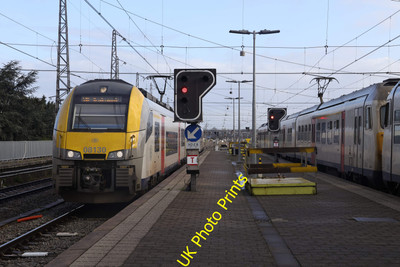 Foto SNCB Belgische Eisenbahn 6x4 Baureihe 08 EMU 08130 Ankunft Brüssel-Nord um 2023