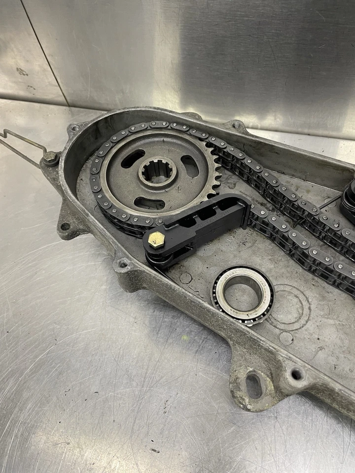 84-88 Skidoo Safari 377 OEM Estuche de cadena Cubierta de oruga Cadena Engranaje Conjunto de caja de cadena Foto 3 de 4