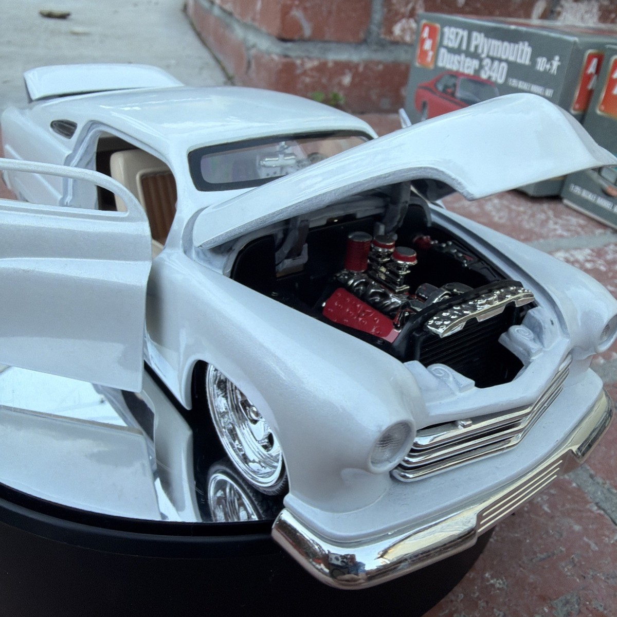 Jada Toys 1951 Ford Mercury Old-School Dub Lowrider Hemi Number