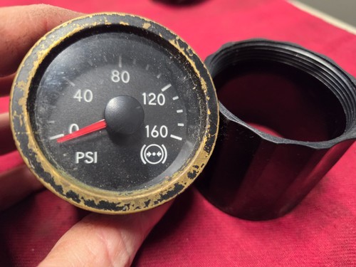 INTERNATIONAL LT625 AIR PRESSURE PSI Gauge ,4057709C1, A2C9910710