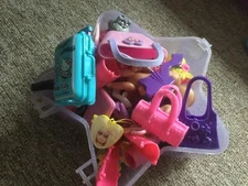 BARBIE ACCESSORIES, SHOES, BAGS, HAIR ACCESSORIES... LOT OF 5