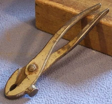 early shape National Plier Co Pliers Hammer Multi Tool Pat 1907 Buffalo NY