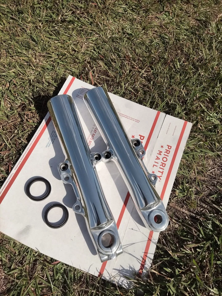 Harley Road King OEM 2014 -2023 POLISHED Fork Legs NEW SEALS NO EXCHANGE SALE - Image 3 of 4