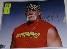 8x10 Hulk Hogan signed Beckett
