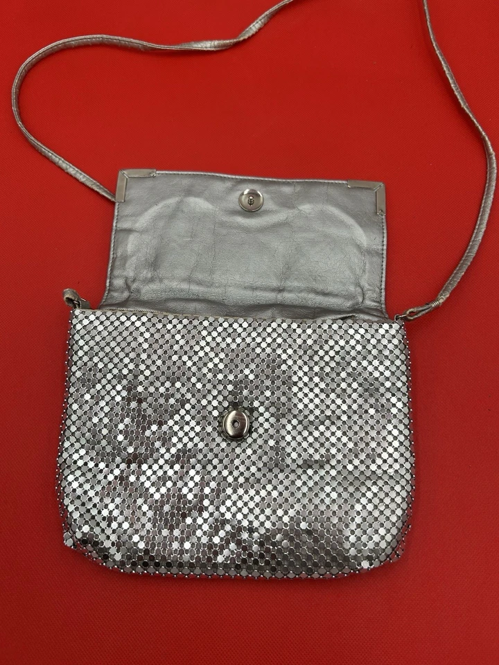 Bolso de mano bandolera de noche de malla con lentejuelas plateadas Bueno para mujer. 1B Foto 3 de 4