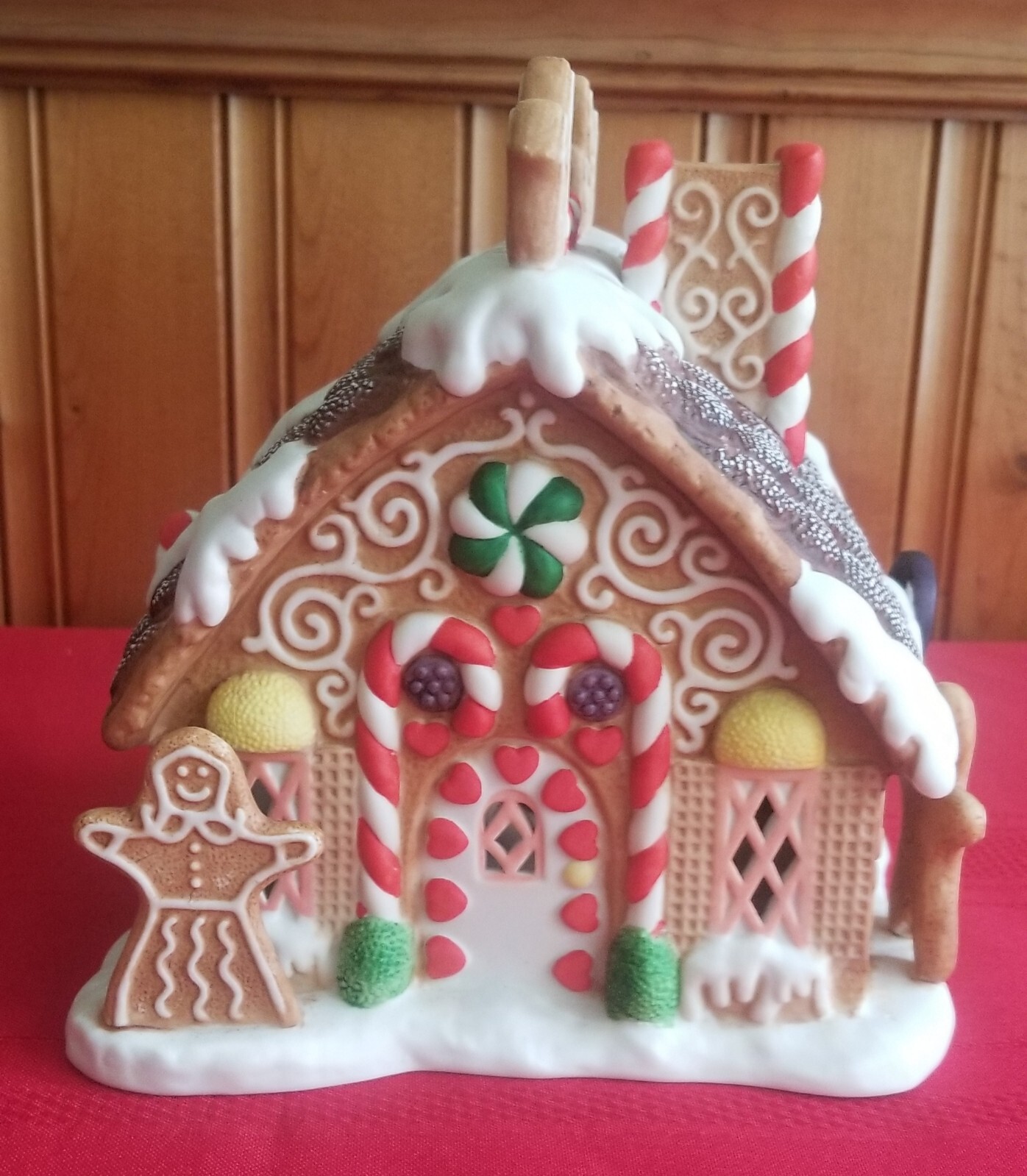 PARTYLITE GINGERBREAD HOUSE P7304 TEALIGHT CANDLE HOLDER CHRISTMAS