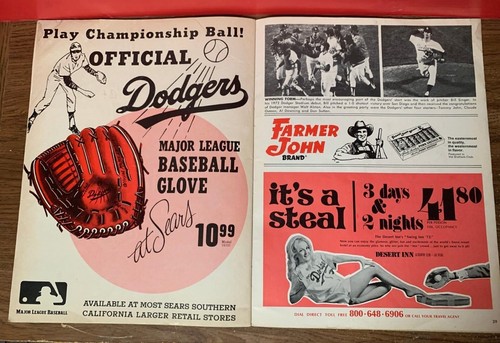 Major League Baseball Scorecards And Yearbooks Each Sold Separately - Picture 83 of 306
