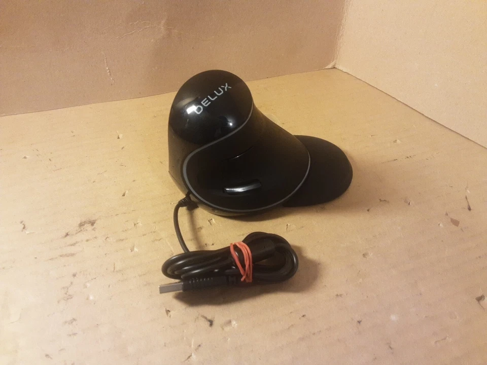 DELUX Ergonomic Mouse, Wired Large RGB Vertical Mouse with 6 Buttons Black - Image 2 of 4