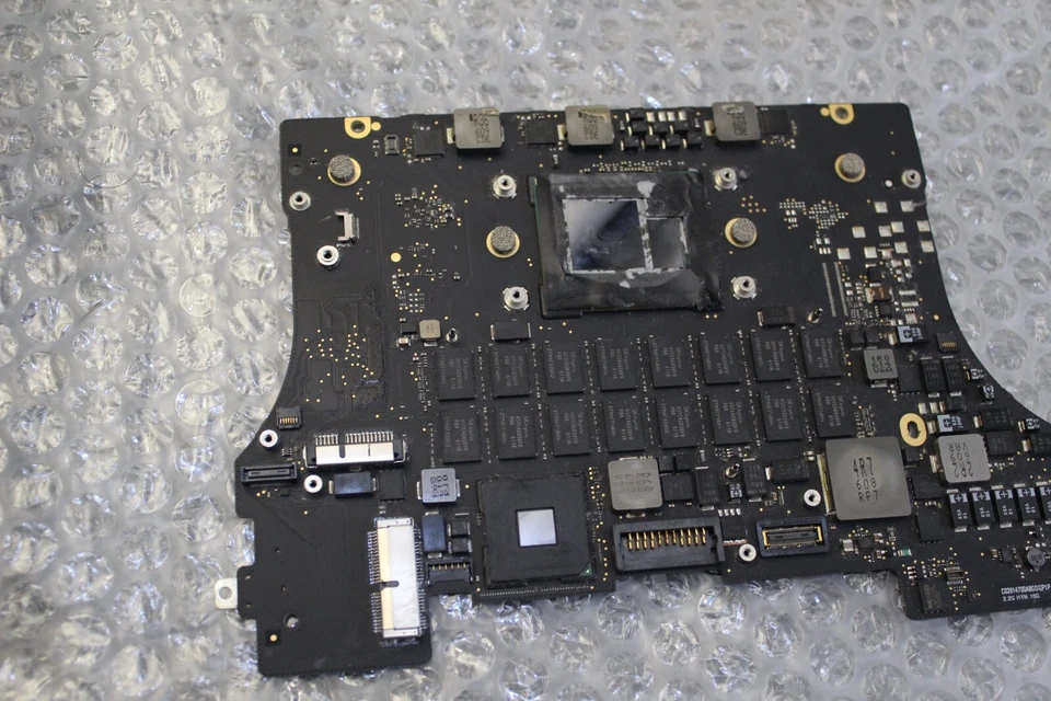 ***FAULTY*** MacBook Pro 2015 A1398 15" Intel Motherboard 2.8GHz i7-4980HQ 16GB - Image 2 of 4