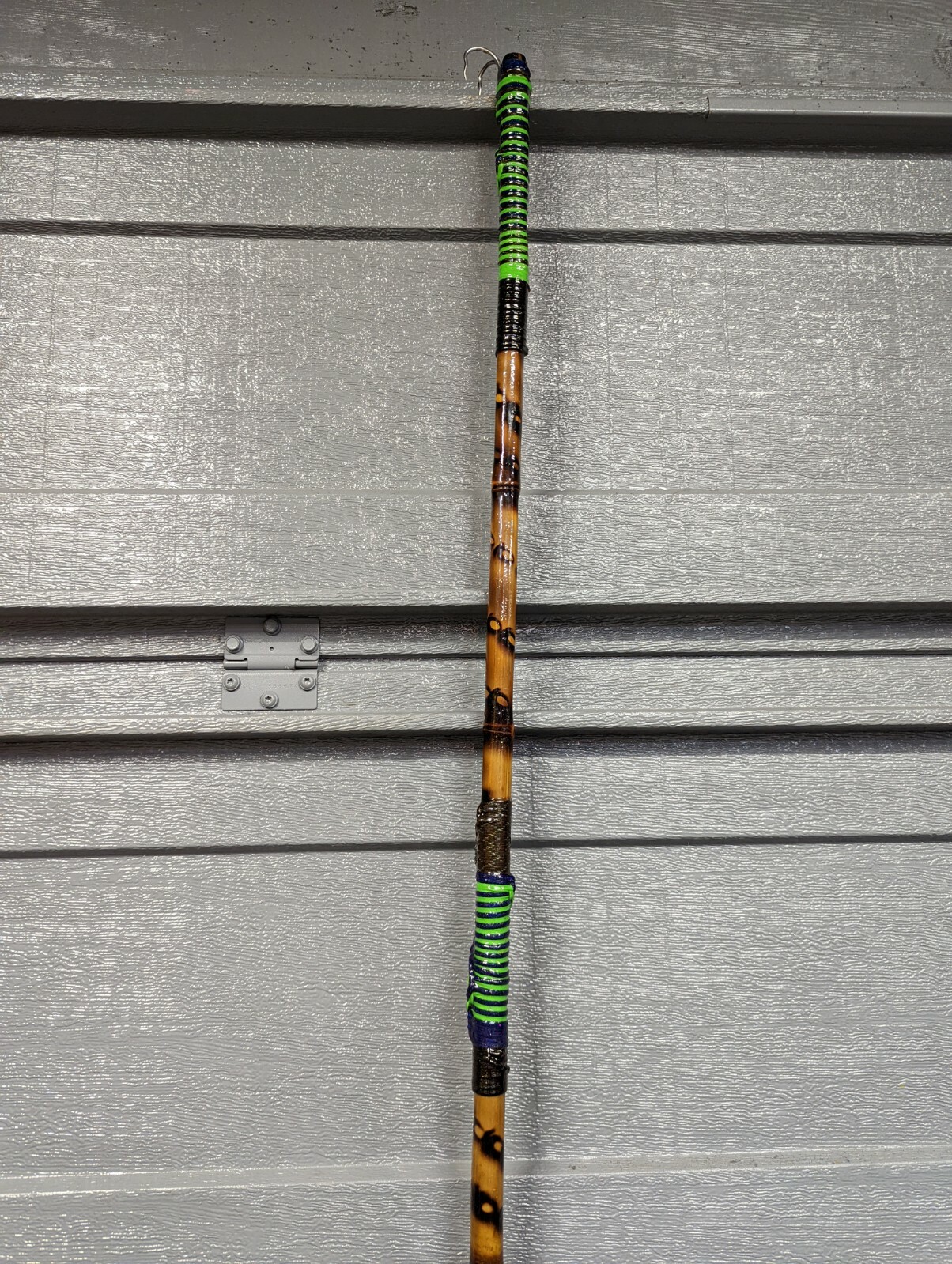 HANDMADE CALCUTTA BAMBOO FISHING GAFF, double barbless hook, Paracord