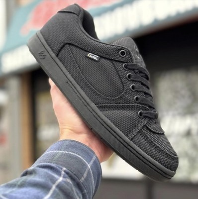 ES Accel MADE WITH KEVLAR Shoes | Mens Size 10 | NUMBERED TO 300 ES DAY 5/19 
