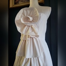 BCBGMAXAZRIA Ivory Strapless Tiered Ruffle Floral Corsage Formal Cocktail Dress