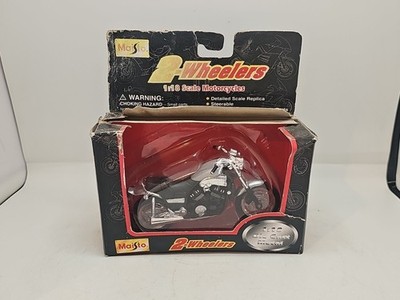 Maisto Yamaha VMAX Motorcycle Model 1:18 in box