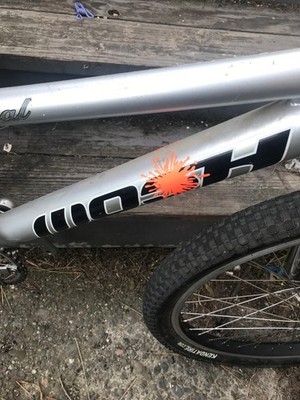 GIANT MOSH BMX ROYAL 24