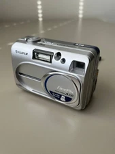 Fujifilm FinePix A210 Compact Digital Camera y2k 00s w/Case Card Battery WORKS