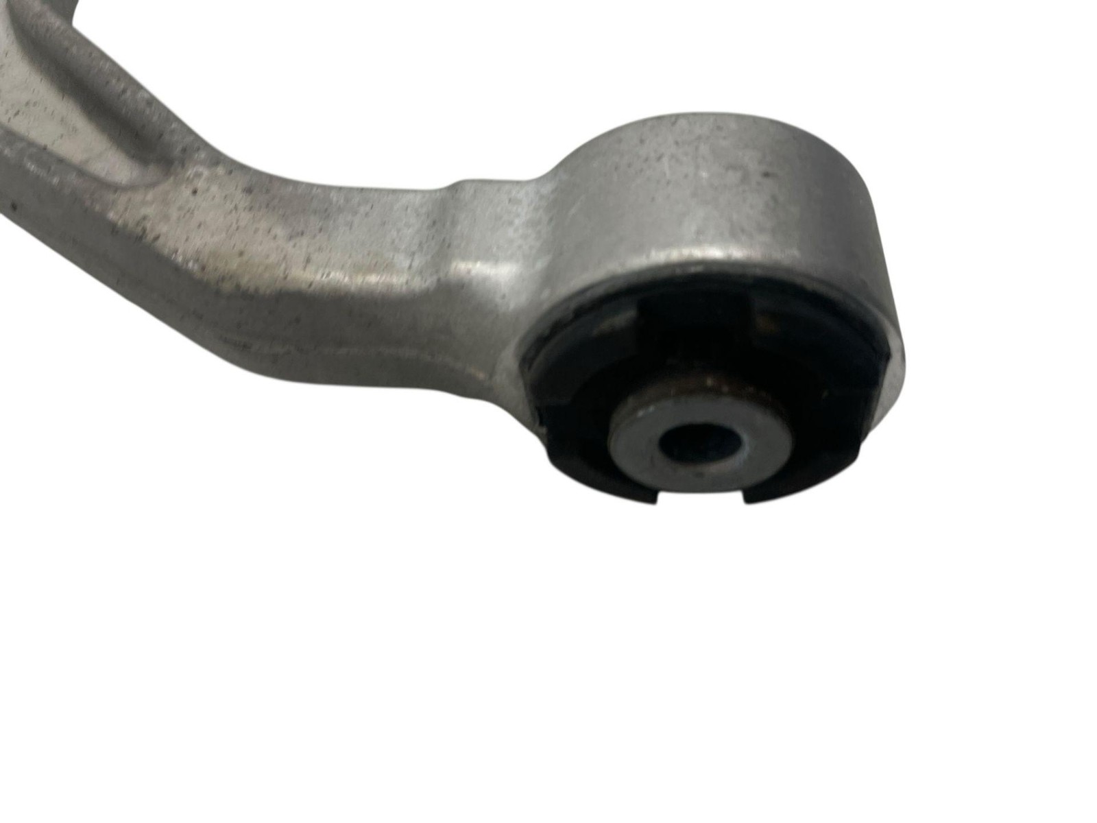 2017-2020 MASERATI LEVANTE FRONT LEFT DRIVER SIDE UPPER CONTROL ARM 06700319950