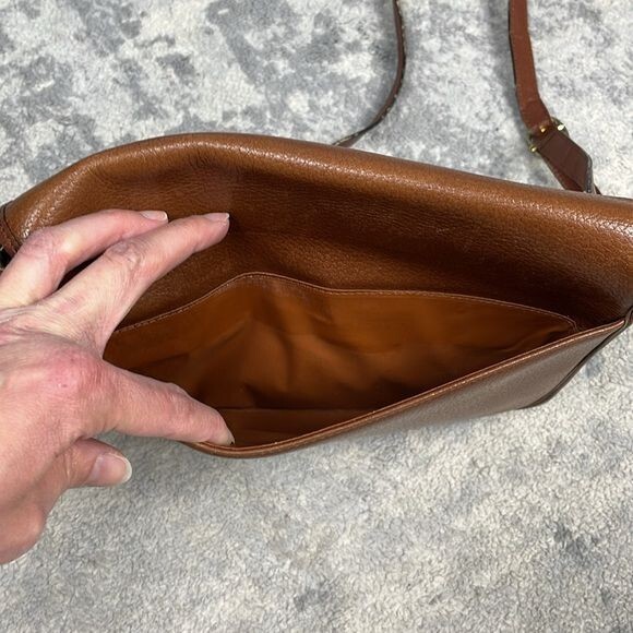Vintage Burberry Burberrys Brown Pebbled Leather Crossbody Vintage Burberry Burberrys Brown Pebbled Leather Crossbody