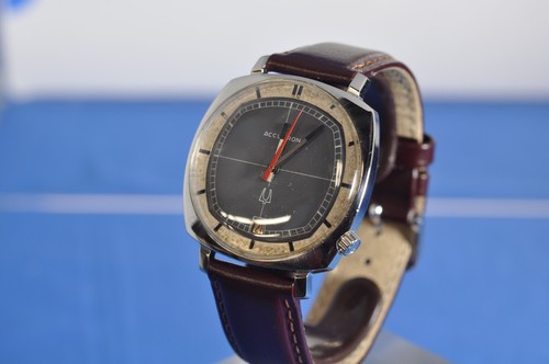 ACCUTRON 218 "TV Screen" Stainless Steel Case