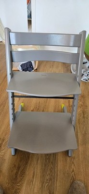 Stokke Tripp Trapp in grau mit Kippschutz