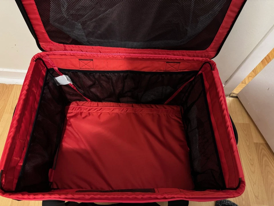 THE NORTH FACE BASE CAMP GEAR BOX RED INFRARED STORAGE - SUPER RARE - Brand New - Image 3 of 4