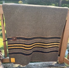 Antique VTG Wool Philadelphia Blanket Co Horse Saddle Roll Leather Strap & Tag