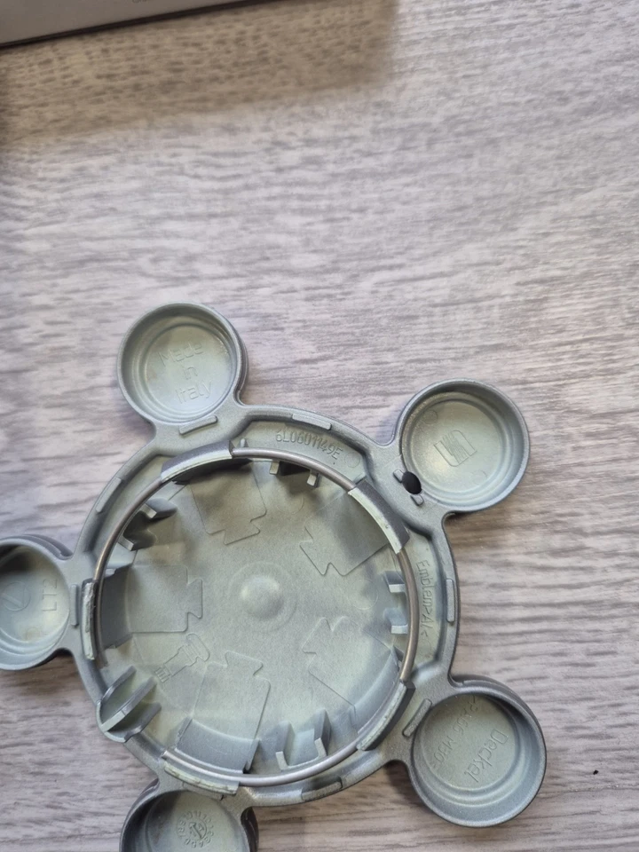 4x Alufelgendeckel Nabendeckel Felgendeckel Seat Ibiza III 6L 6L0601149E - Imagem 3 de 3