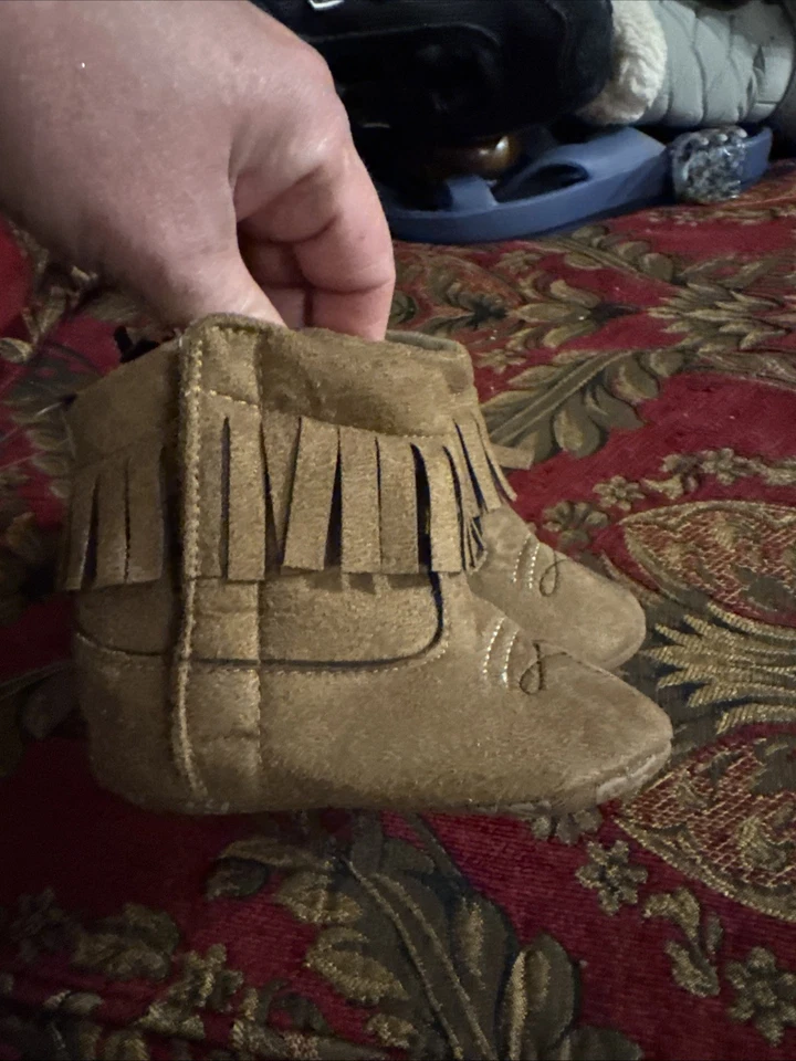 Zapatos para cuna infantil mocasines de Little Me talla 3 Foto 2 de 4