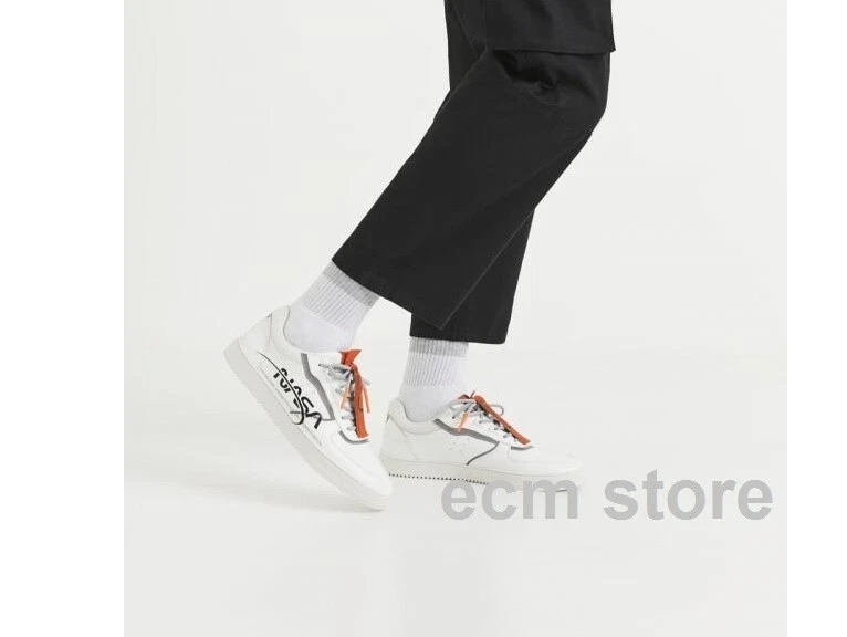 celio x Nasa Baskets Taille 44 blanches avec le logo noir de la