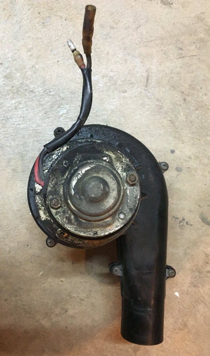 80 81 82 83 1982 DATSUN 280ZX TURBO VALVE COVER BLOWER ASSY