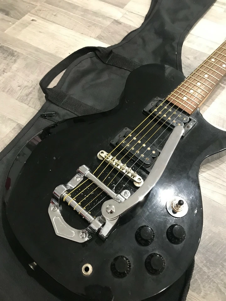 Guitarra Eléctrica Fernandes BURNY De Colección de Japón con Cordal Vibrato Cutum  Foto 2 de 4