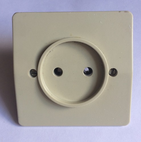 Lot De 5 Prises Legrand Neptune 2P+T - Beige - Prêtes à Poser