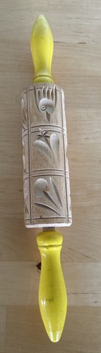 Springerle de madera vintage? "Moldes tallados con rodillo asas amarillas soleadas 14""" - Imagen 3 de 8