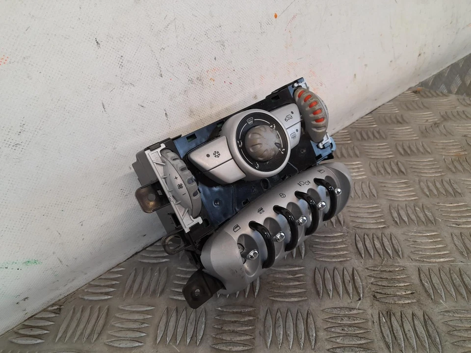 MINI (BMW) MINI R57 2006-2015 Heater Control Panel 69795404 - Image 2 of 4