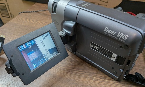 JVC Super VHS GR-SXM915U Camcorder Tested w/ Batteries, Charger, Remote - WORKS - Picture 2 of 10
