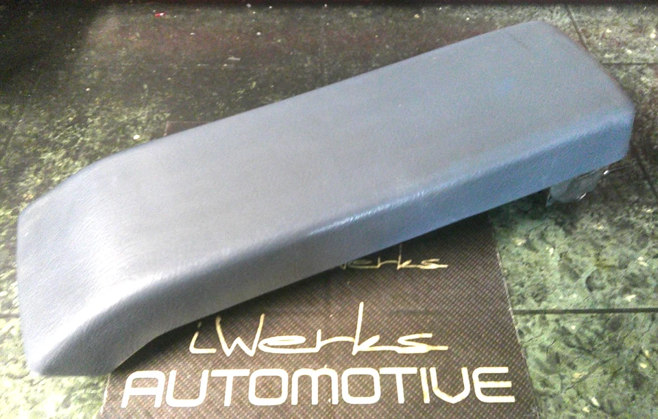 87-90 USDM OEM Nissan Pulsar N13 consola central reposabrazos tapa + conjunto de bisagra Foto 4 de 4