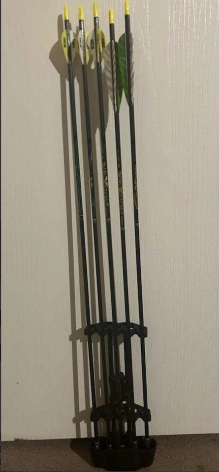 Bear Threat Compound Bow & Accessories  - Image 3 of 4