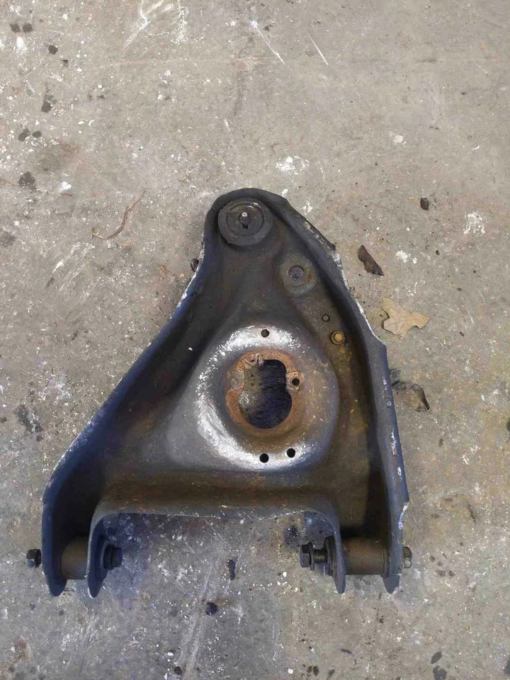 1995 - 2003 Chevy Blazer Front Lower Control Arm RH Passenger 4x2 ONLY 15003924 - Image 2 of 2