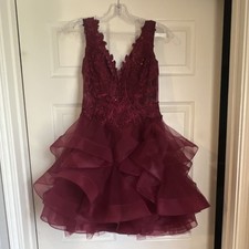 Ellie Wilde Burgundy Lace Beaded Short Prom Dress V-Neck Size 4