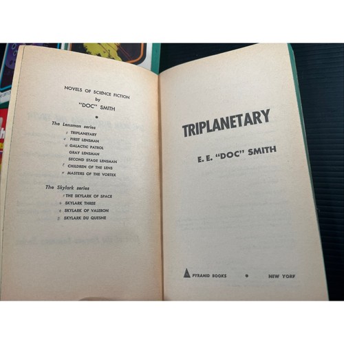 EE Doc Smith The Famous Lensman & Skylark Paperbacks 8 Books READ 1970’s - Picture 15 of 21