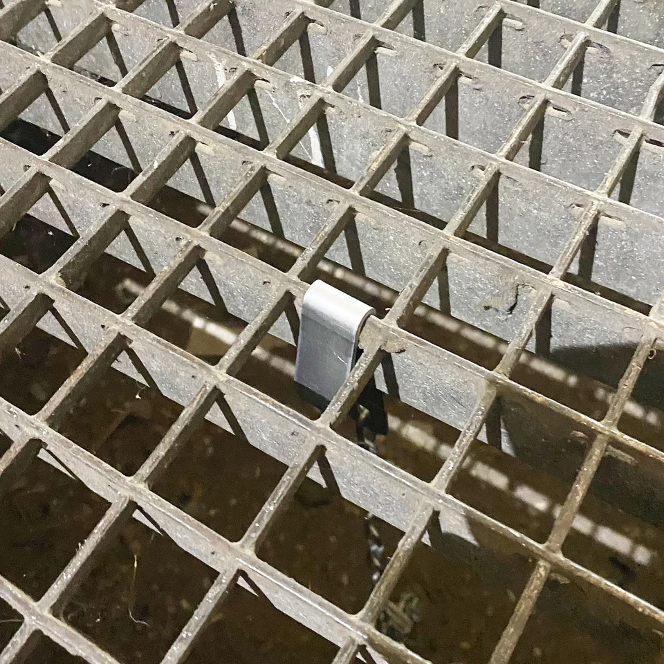 Gitterrostsicherung für Kellerschächte Rost Sicherung Lichtschacht Schutz - Bild 3 von 4