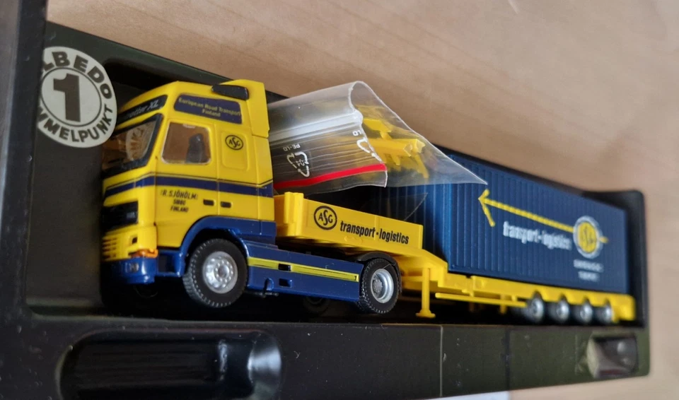 Albedo/Herpa 320116 VOLVO FH16 ASG Transport Finland container 1:87 OVP - Immagine 2 di 3